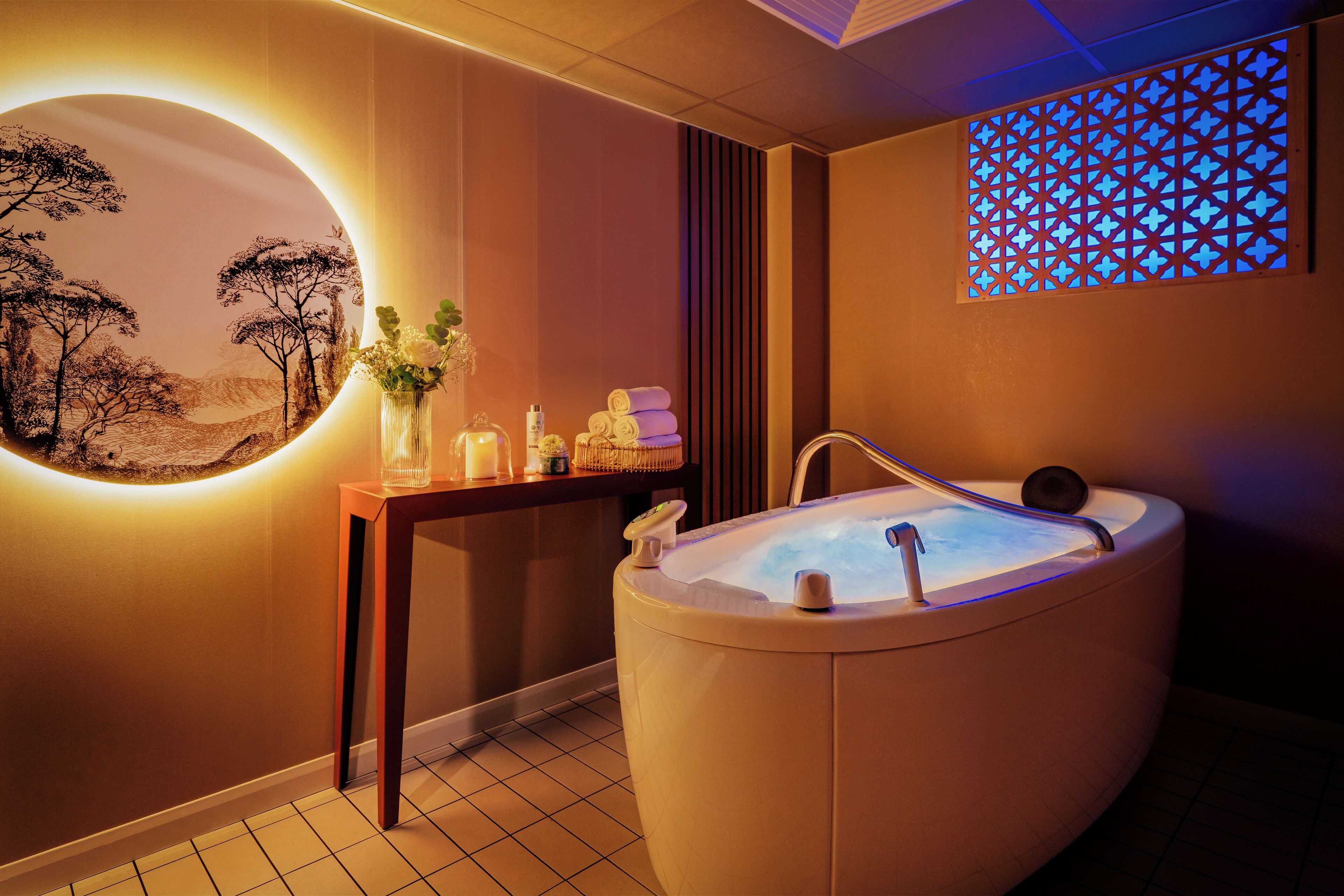Hot tub, Turkish bath/hammam, body treatments, hydrotherapy