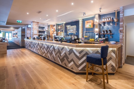 Restaurante. Premier Inn Farnborough Town Centre