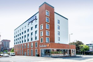 Exterior - Premier Inn Farnborough Town Centre (Farnborough)