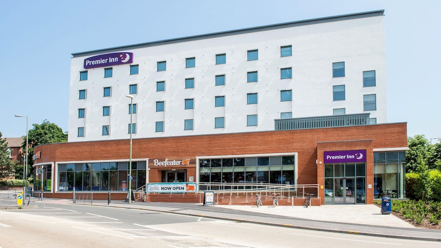 Premier Inn Farnborough Town Centre