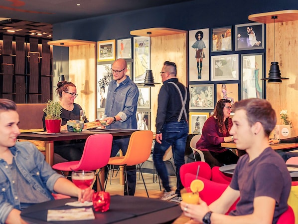 Bar (in der Unterkunft)
