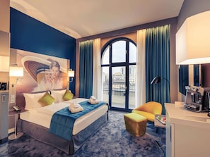 Superior-Zimmer, 1 Queen-Bett, Balkon | Allergikerbettwaren, Minibar, Zimmersafe, individuell dekoriert
