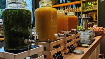 Frühstücksbuffet am Wochenende gegen Gebühr