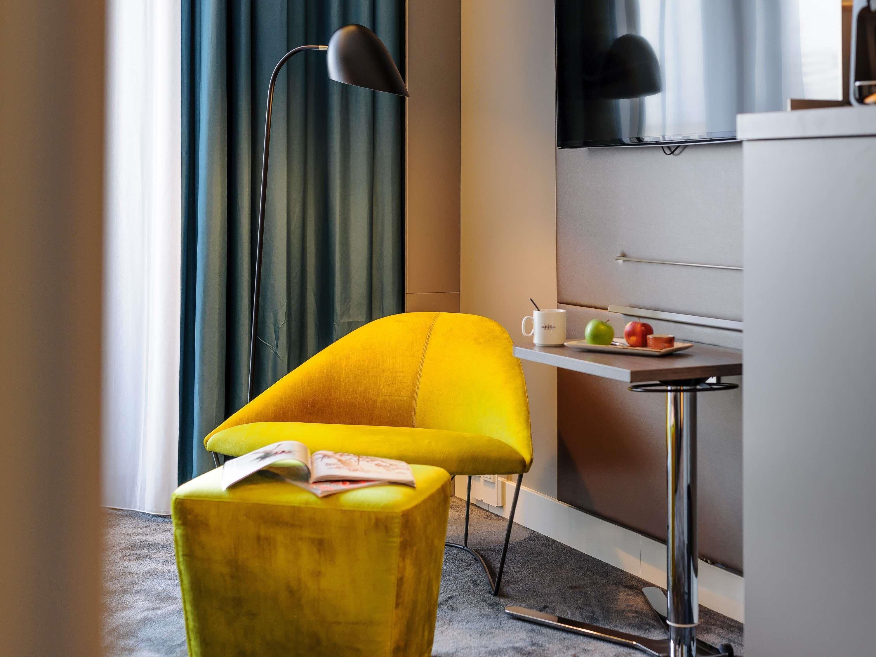 Superior Room, 1 Queen Bed, City View