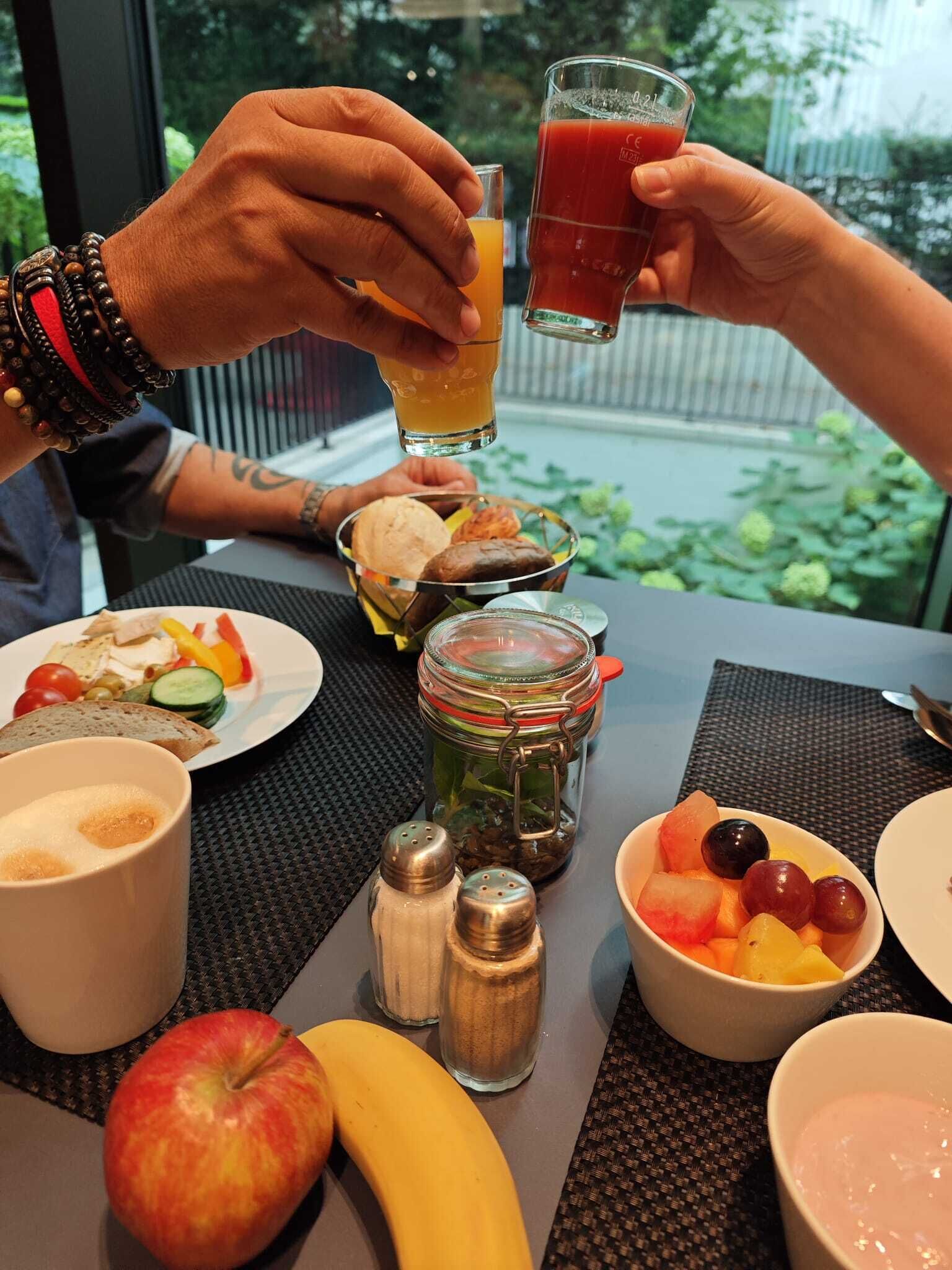 buffet breakfast on weekends (eur 25 per person)