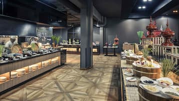 Breakfast, lunch and dinner served