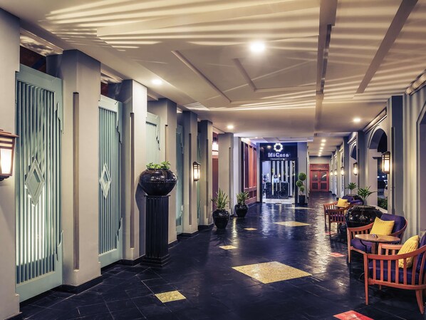 Breakfast, lunch and dinner served - Mercure Yangon Kaba Aye (Yangon)