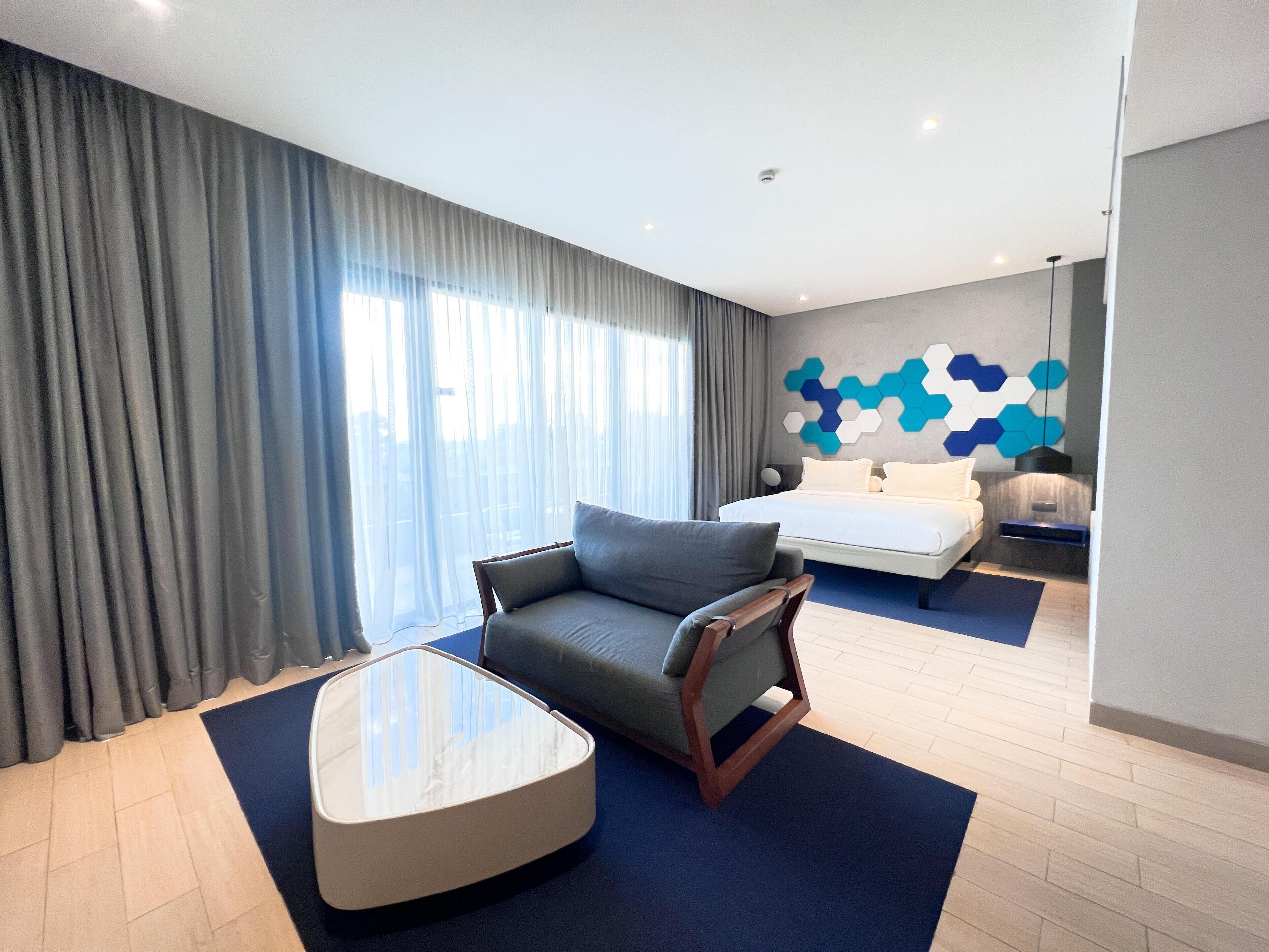 Safe på rommet, skrivebord og ekstrasenger (mot et tillegg)