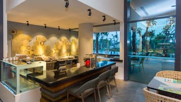 Poolside bar