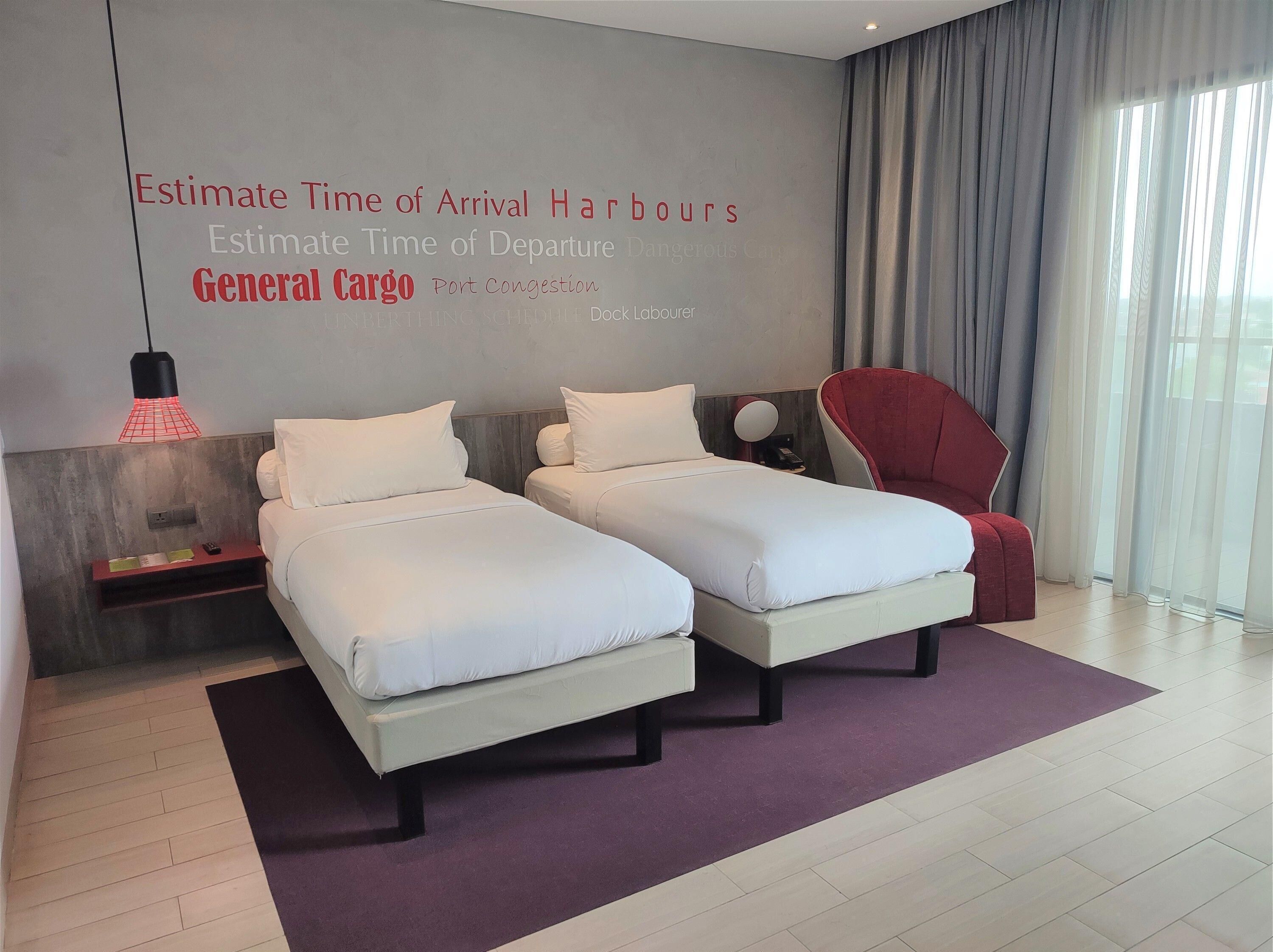 Junior Suite 1 Queen bed Balcony | In-room safe, desk, rollaway beds, free WiFi