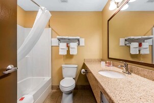 Standard Room, 1 King Bed, Non Smoking | Bathroom | Combined shower/tub, free toiletries, hair dryer, towels
