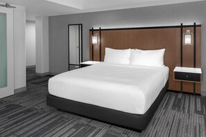 Desk, laptop workspace, blackout drapes, iron/ironing board - DoubleTree by Hilton Midland West Loop I-250 (Midland)