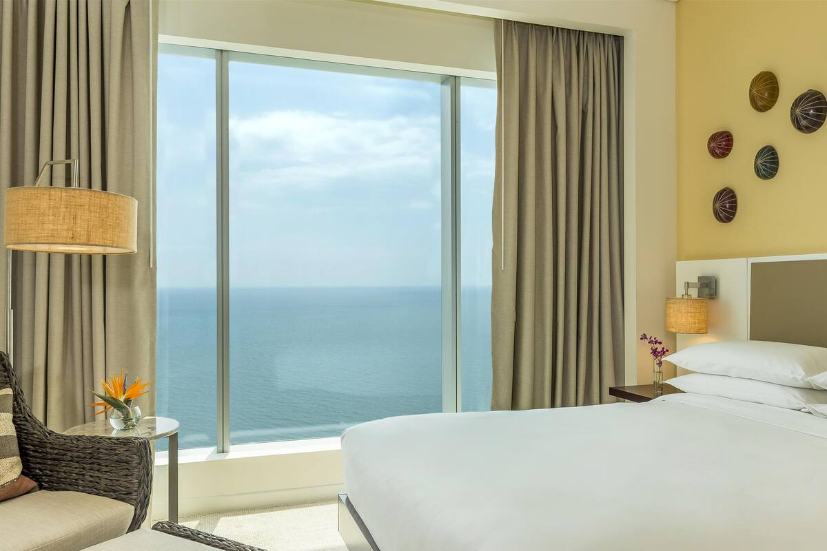 room, 1 king bed, ocean view | 1 bedroom, egyptian cotton sheets, hypo-allergenic bedding, down duvets