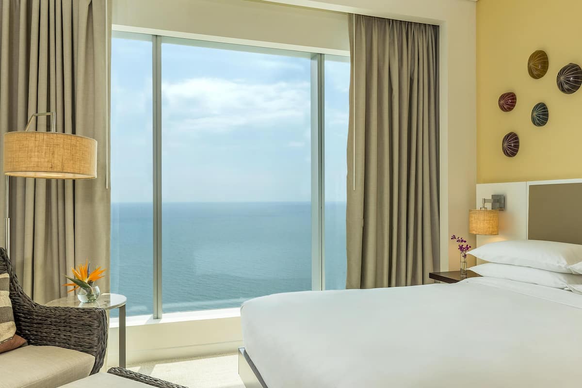 Room, 1 King Bed, Ocean View | 1 bedroom, Egyptian cotton sheets, hypo-allergenic bedding