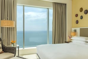 Room, 1 King Bed, Ocean View | 1 bedroom, Egyptian cotton sheets, hypo-allergenic bedding