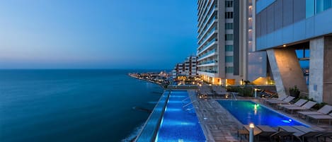 3 outdoor pools, open 8:00 AM to 8:00 PM, sun loungers