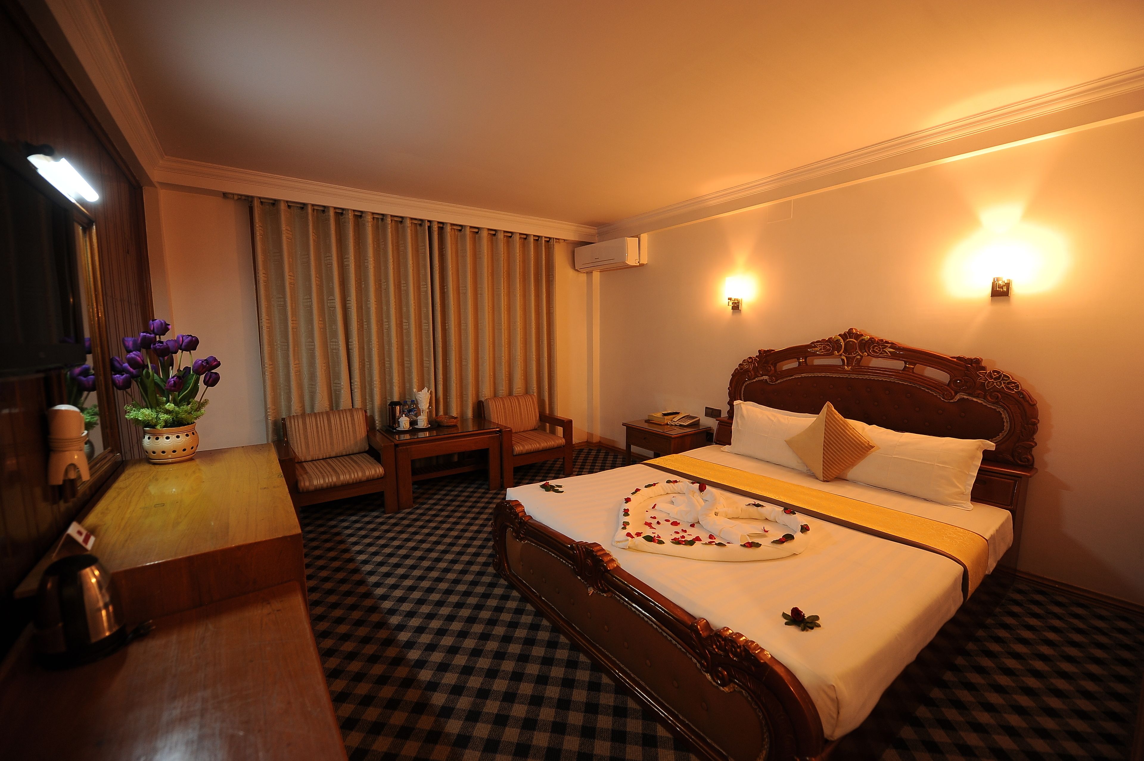 Minibar, desk, soundproofing, free WiFi