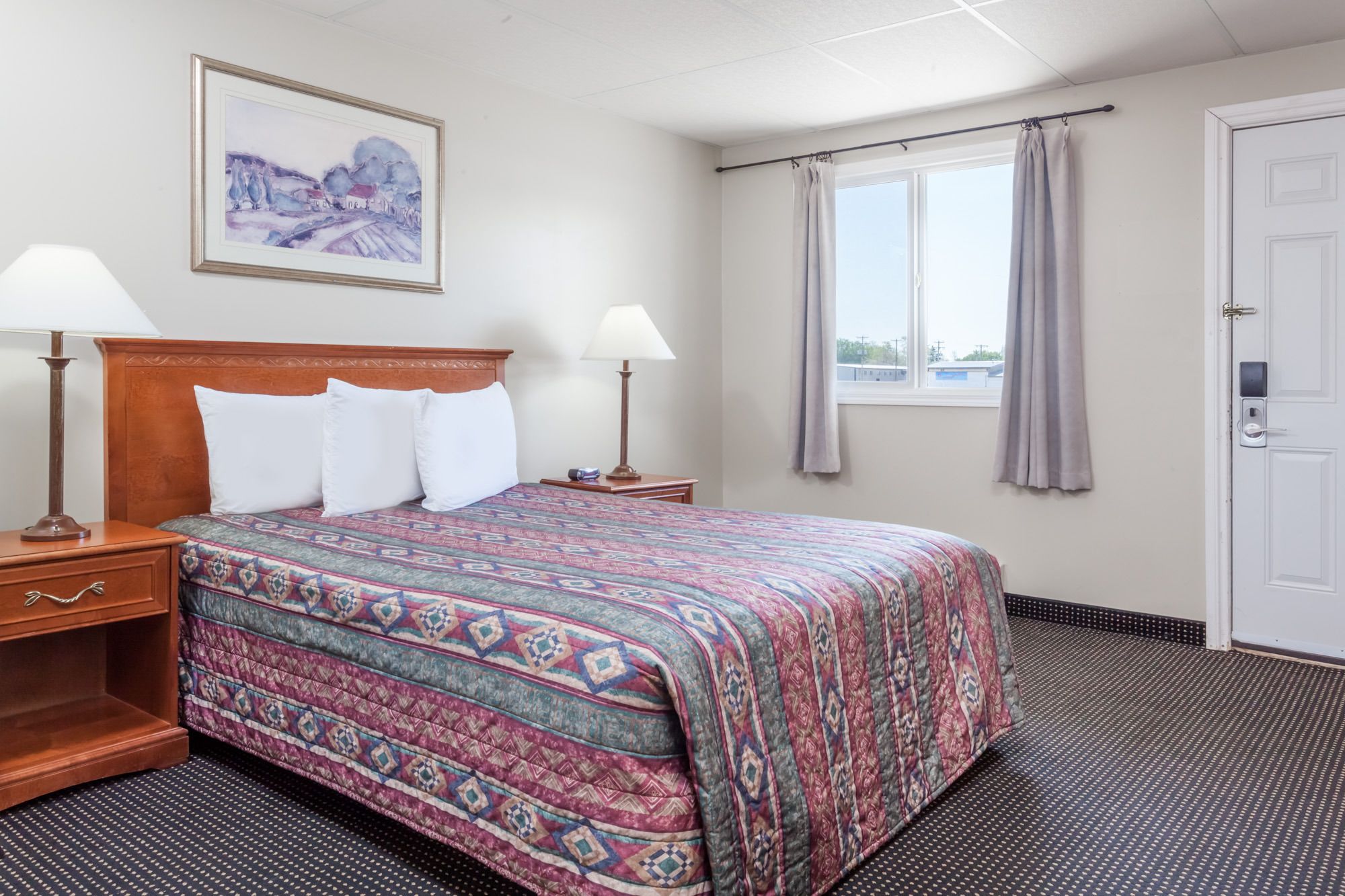 1 chambre, bureau, fer et planche à repasser, Wi-Fi gratuit