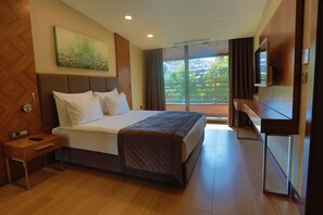 Free minibar, in-room safe, desk, soundproofing