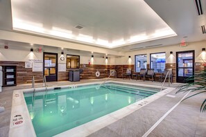 Indoor pool - Fairfield Inn & Suites Springfield Holyoke (Holyoke)