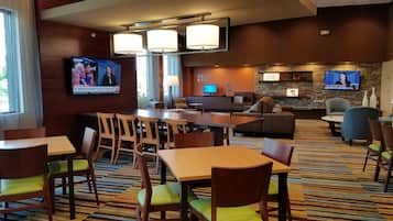 Free daily buffet breakfast