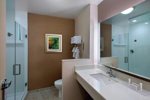 Combined shower/tub, free toiletries, hair dryer, towels - Fairfield Inn and Suites by Marriott Syracuse Carrier Circle (East Syracuse)