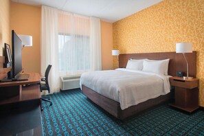 Desk, iron/ironing board, free WiFi, bed sheets - Fairfield Inn and Suites by Marriott Syracuse Carrier Circle (East Syracuse)