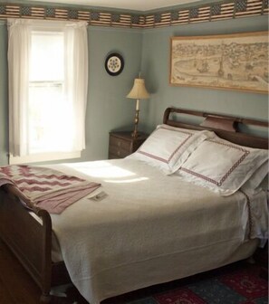 The Americana Room | 1 bedroom, premium bedding, iron/ironing board, free WiFi - The 1720 House (Vineyard Haven)