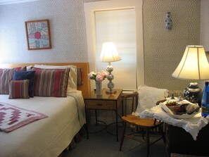 Kamer, 1 queensize bed | 1 slaapkamer, luxe beddengoed, een strijkplank/strijkijzer, gratis wifi