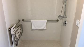 Shower, hydromassage showerhead, free toiletries, hair dryer