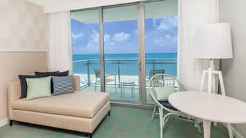 Grand Room, 1 King Bed (Gulf Front) | Hypo-allergenic bedding, pillowtop beds, in-room safe, desk