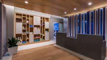 Couples treatment rooms, steam room, aromatherapy, hot stone massages