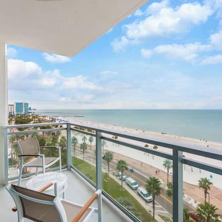 Hypo-allergenic bedding, pillowtop beds, in-room safe, desk