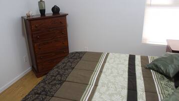 Standard-Apartment, 2 Schlafzimmer | Bügeleisen/Bügelbrett, kostenloses WLAN