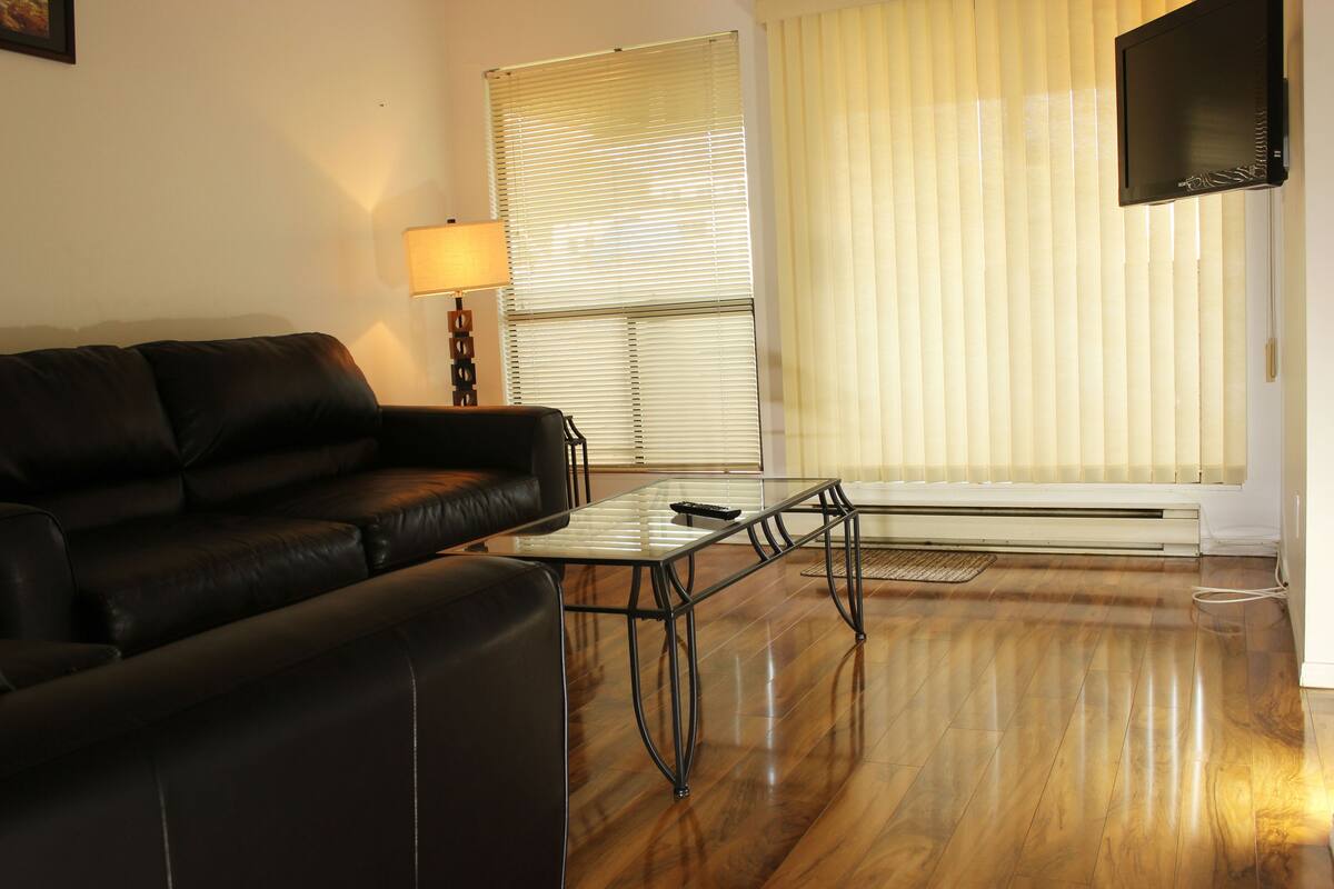 Standard-Apartment, 2 Schlafzimmer | Wohnzimmer | Flachbildfernseher