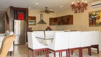 Condo, 3 Bedrooms, Canal View | Private kitchen | Full-sized fridge, microwave, oven, stovetop