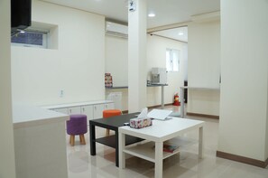 Lobby - Namsan Gil House (Seoul)