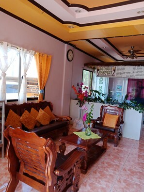 Lobby - Tojo Inn (Puerto Princesa)