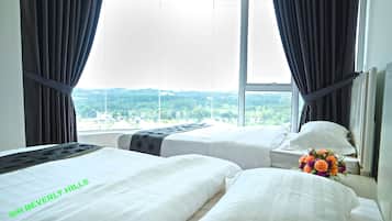 3 bedroom Apartment (9paxs) | Premium bedding, free WiFi