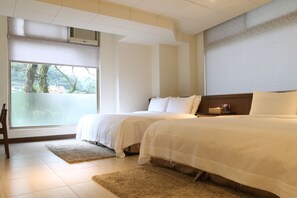 Family Quadruple Room | Desk, blackout drapes, free WiFi - Wulai Karuizawa Hot Spring Resort (New Taipei City)