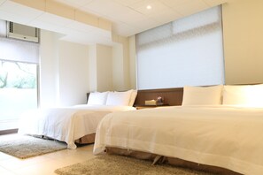 Chambre Quadruple | Bureau, rideaux occultants, Wi-Fi gratuit
