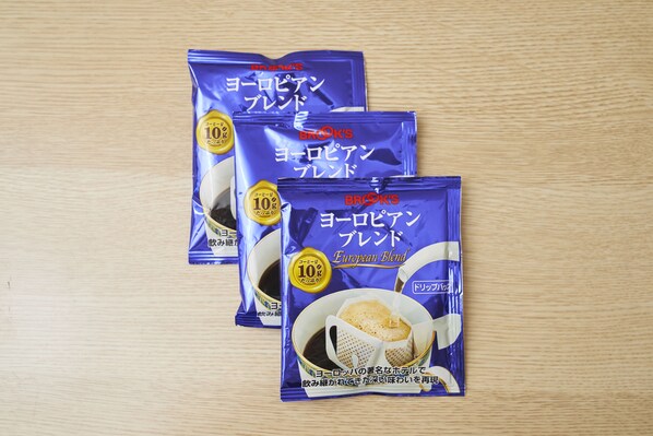 Three packages of coffee labeled 'European Blend' on a wooden surface. - Akishima Station Hotel TOKYO (Akishima)