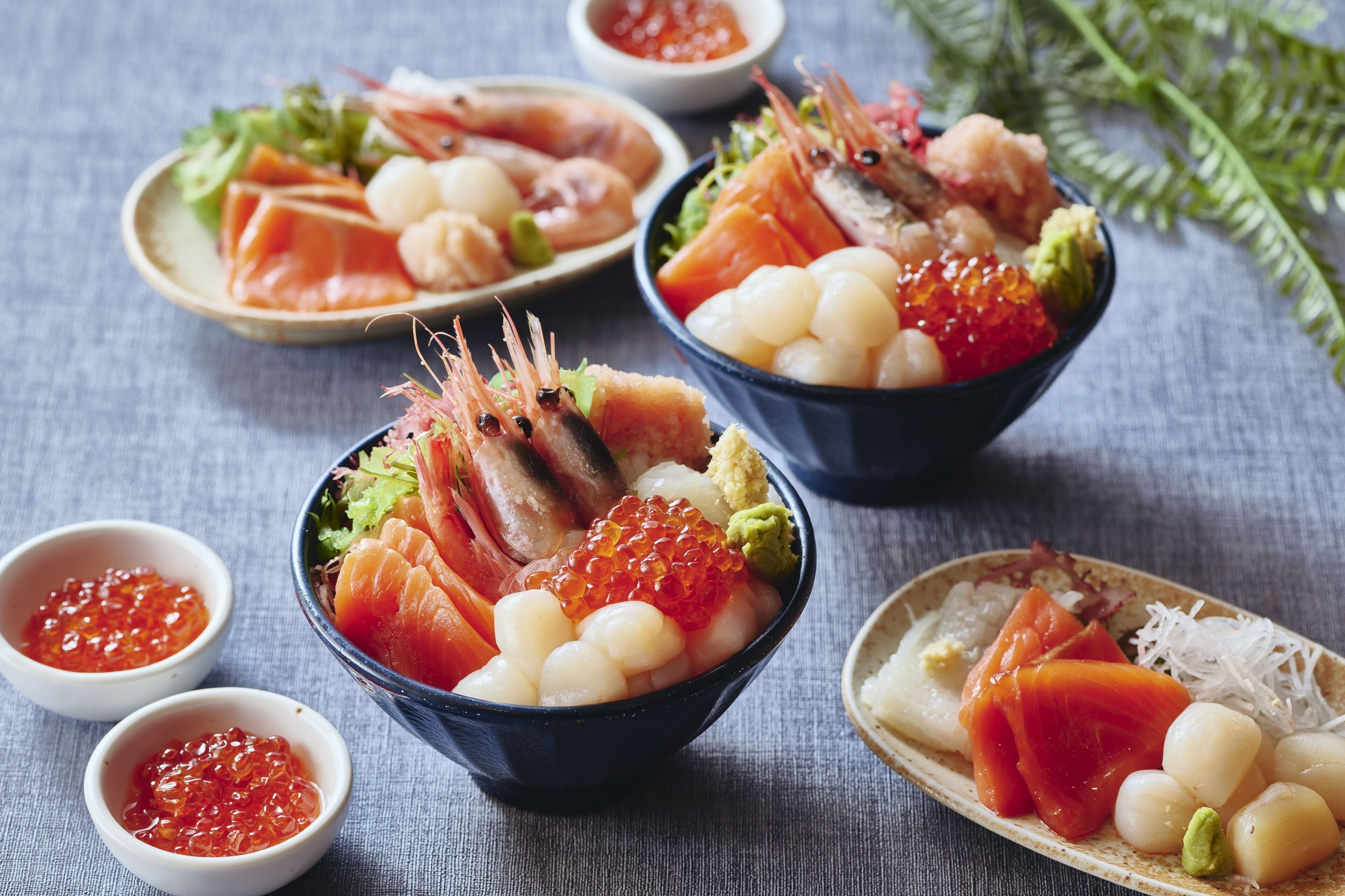 Daily buffet breakfast (JPY 3300 per person)