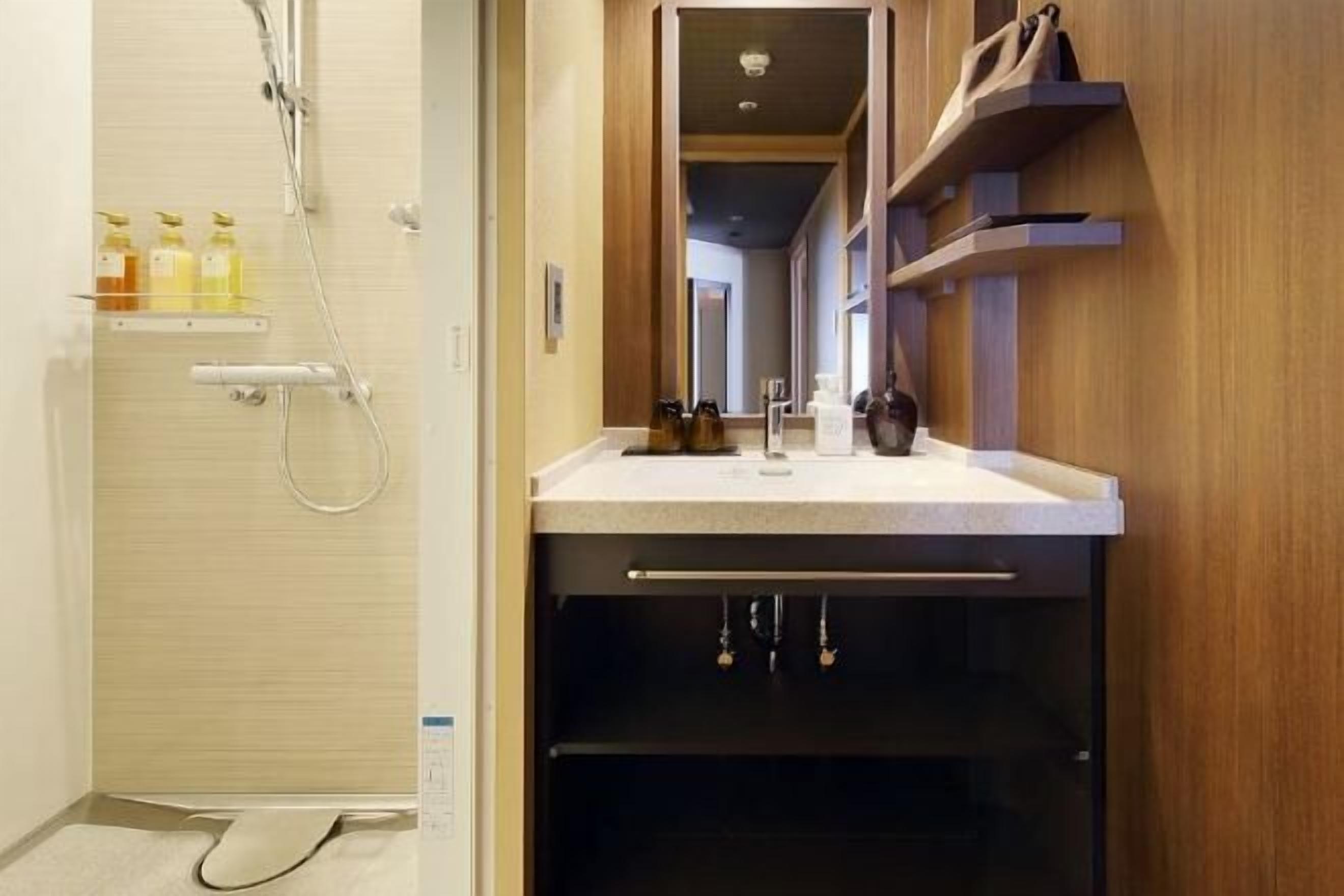 욕실 | 무료 세면용품, 헤어드라이어, 슬리퍼, 비데