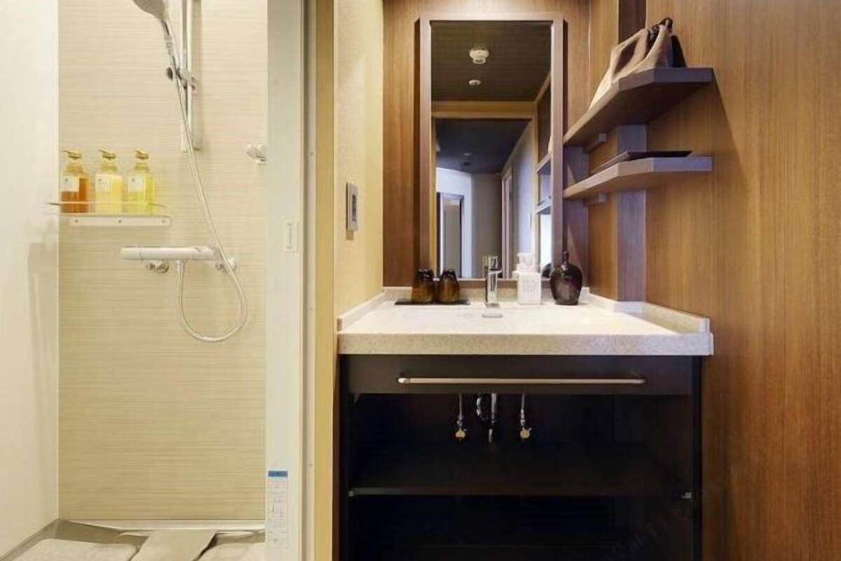 Bathroom | Free toiletries, hair dryer, slippers, bidet