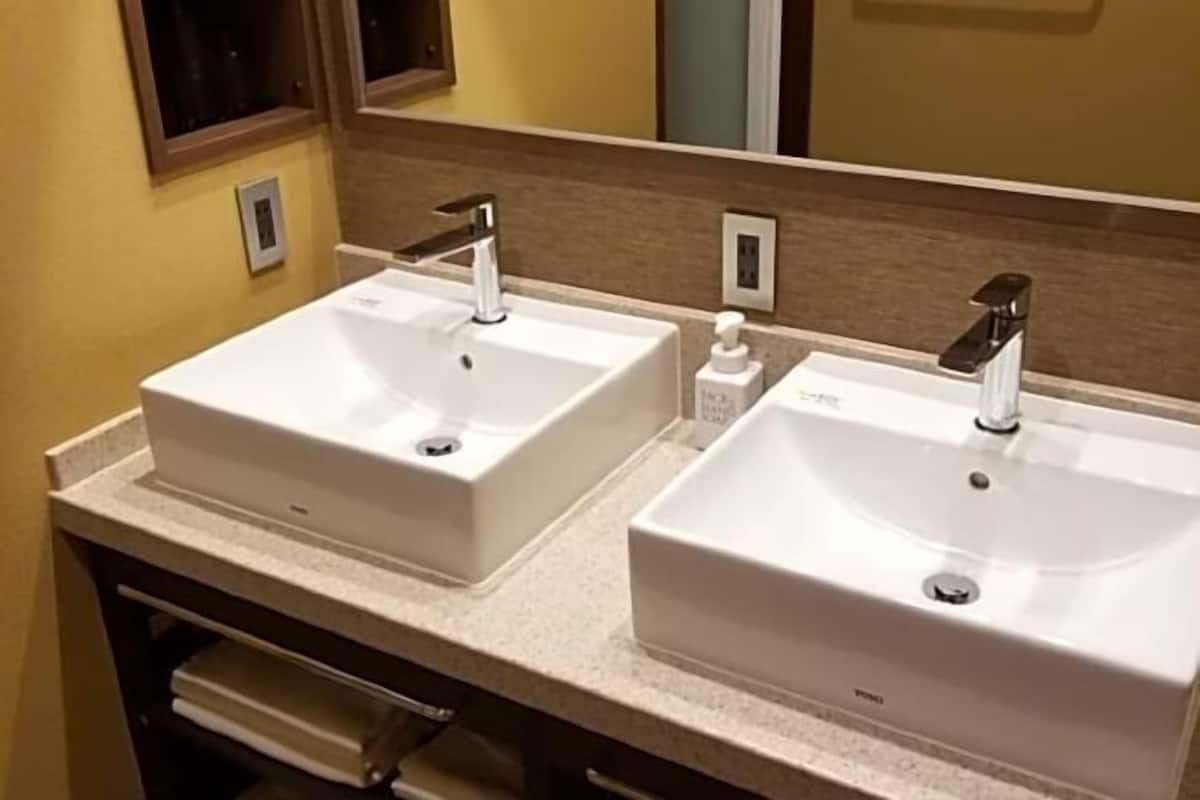 Bathroom | Free toiletries, hair dryer, slippers, bidet