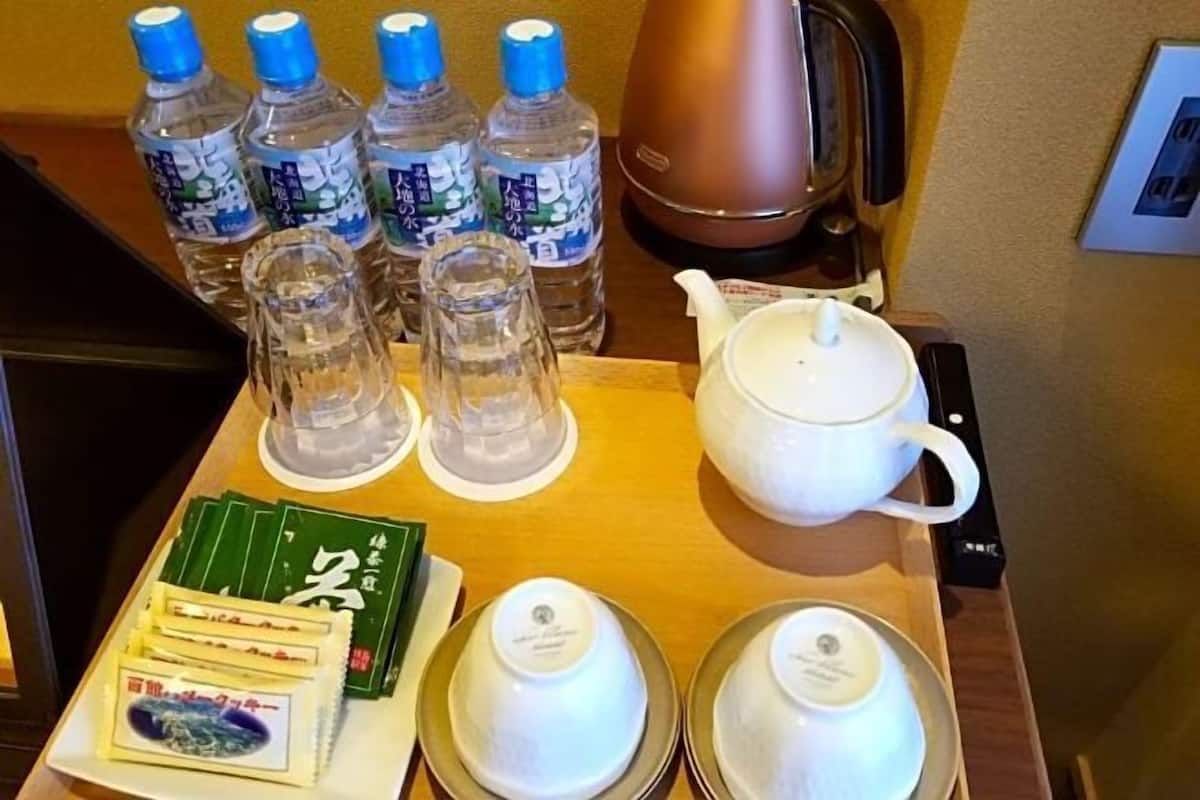 Kopi dan/atau pembancuh kopi