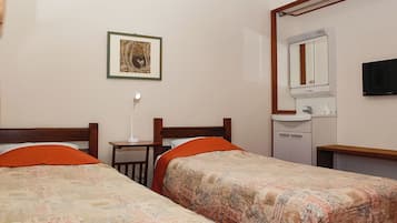 Twin Room | 1 bedroom, blackout drapes, free WiFi, bed sheets