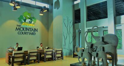 The Mountain Courtyard Thekady