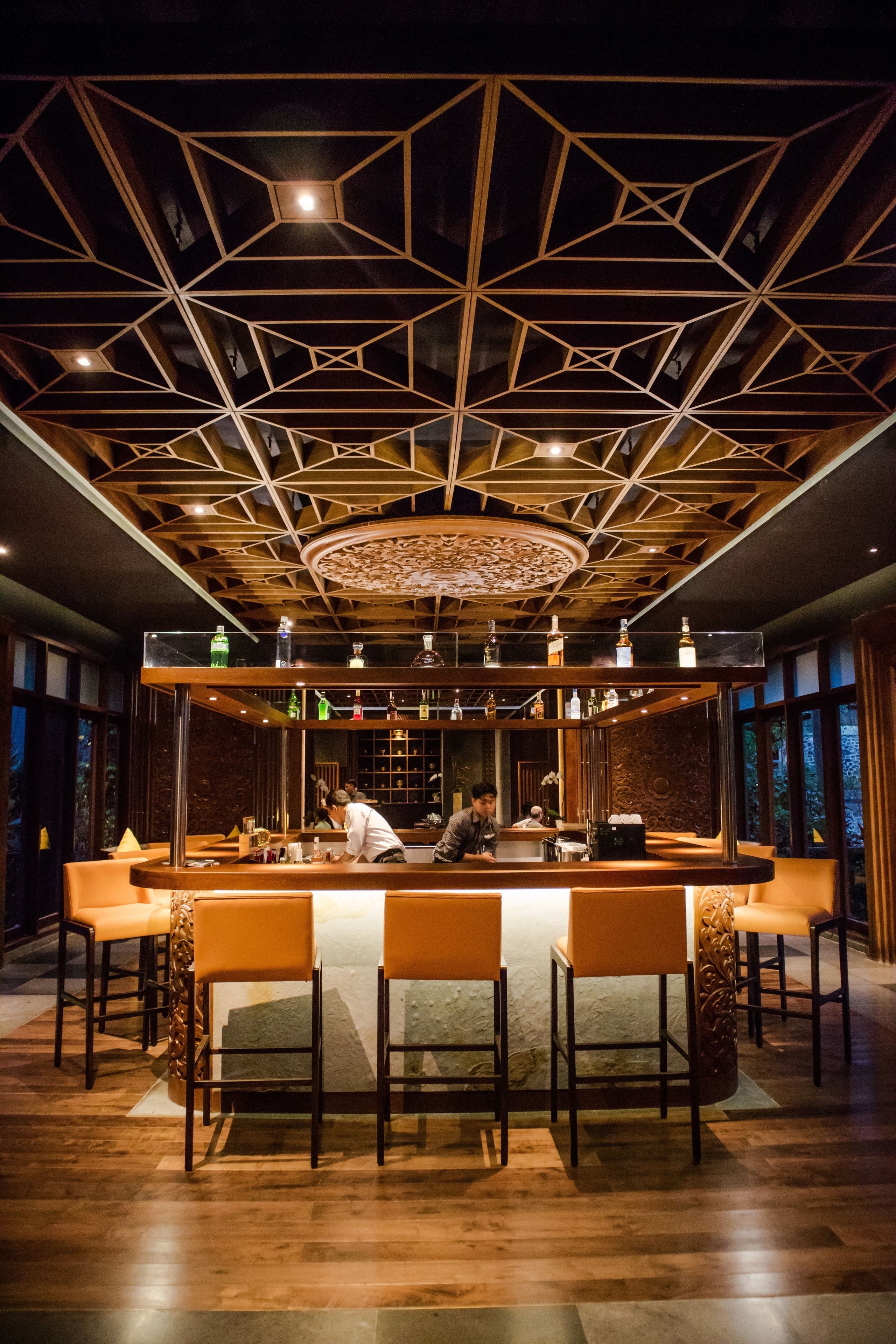 3 restaurants; breakfast, lunch, dinner and brunch served 